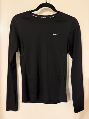 Nike Dri-Fit Size S Long Sleeve